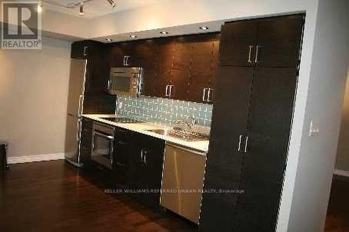 1922 - 25 The Esplanade, Toronto, ON - Indoor Photo Showing Kitchen With Upgraded Kitchen