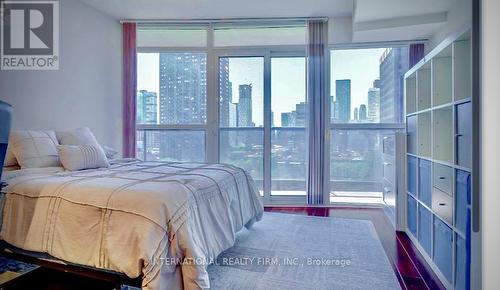 2007 - 25 Carlton Street, Toronto, ON - Indoor Photo Showing Bedroom