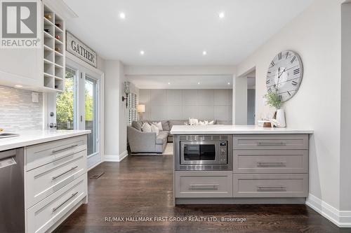 62 Deverell Street, Whitby, ON - Indoor Photo Showing Kitchen With Upgraded Kitchen