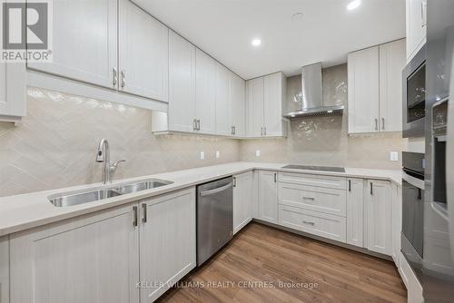 515 - 460 William Graham Drive, Aurora, ON - Indoor Photo Showing Kitchen With Double Sink