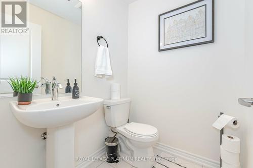 2199 Grainger Loop, Innisfil, ON - Indoor Photo Showing Bathroom