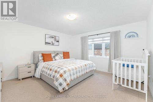 2199 Grainger Loop, Innisfil, ON - Indoor Photo Showing Bedroom