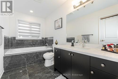 2199 Grainger Loop, Innisfil, ON - Indoor Photo Showing Bathroom