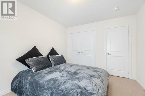 2199 Grainger Loop, Innisfil, ON - Indoor Photo Showing Bedroom