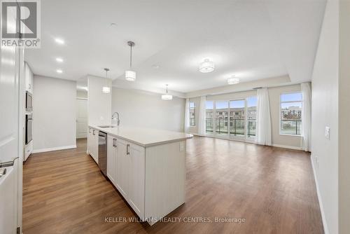 318 - 460 William Graham Drive, Aurora, ON - Indoor Photo Showing Kitchen