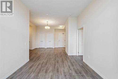 702 - 460 William Graham Drive, Aurora, ON - Indoor Photo Showing Other Room