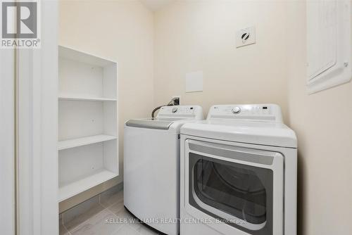 702 - 460 William Graham Drive, Aurora, ON - Indoor Photo Showing Laundry Room