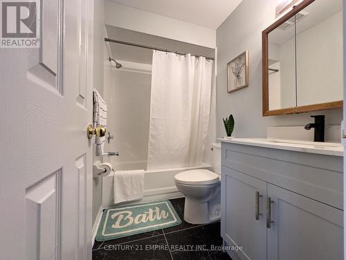 45 - 2 Clay Brick Court, Brampton, ON - Indoor Photo Showing Bathroom