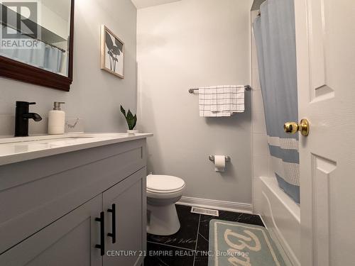 45 - 2 Clay Brick Court, Brampton, ON - Indoor Photo Showing Bathroom