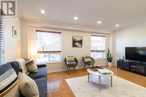 45 - 2 Clay Brick Court, Brampton, ON - Indoor Photo Showing Living Room