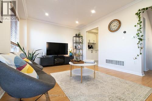 45 - 2 Clay Brick Court, Brampton, ON - Indoor Photo Showing Living Room