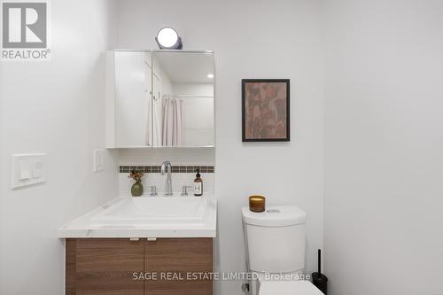 121 - 35 Wabash Avenue, Toronto, ON - Indoor Photo Showing Bathroom