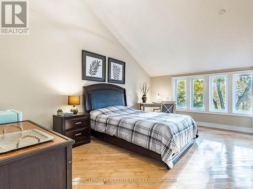 39 Clarence Street, Brampton, ON - Indoor Photo Showing Bedroom