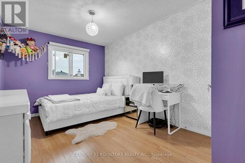 2526 Willowburne Drive, Mississauga, ON - Indoor Photo Showing Bedroom