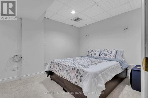 2526 Willowburne Drive, Mississauga, ON - Indoor Photo Showing Bedroom