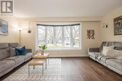 129 Bell Drive, Whitby (Lynde Creek), ON - Indoor Photo Showing Living Room