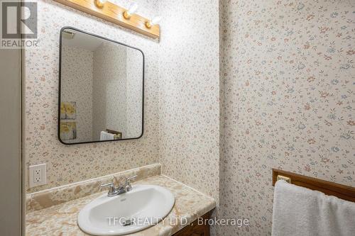 129 Bell Drive, Whitby (Lynde Creek), ON - Indoor Photo Showing Bathroom