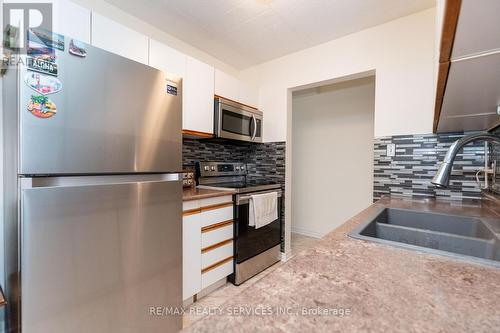 302 - 29 West Avenue W, Kitchener, ON - Indoor Photo Showing Kitchen With Double Sink