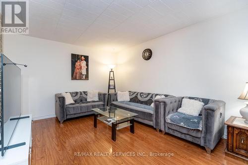 302 - 29 West Avenue W, Kitchener, ON - Indoor Photo Showing Living Room