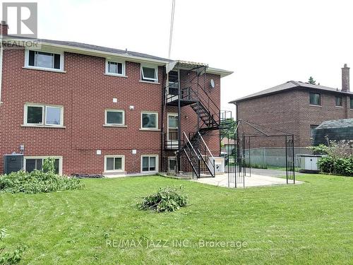 110 Cabot Street, Oshawa (Vanier), ON - Outdoor With Exterior