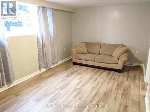 110 Cabot Street, Oshawa (Vanier), ON - Indoor Photo Showing Living Room