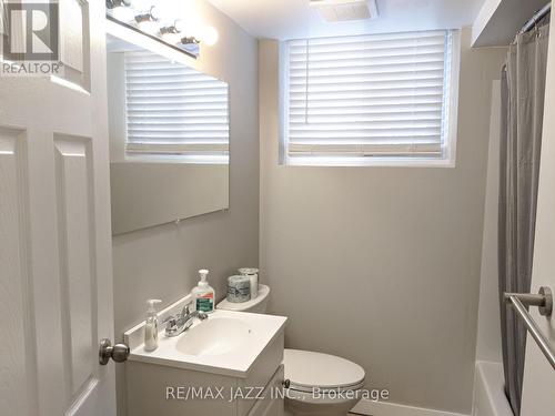 110 Cabot Street, Oshawa (Vanier), ON - Indoor Photo Showing Bathroom