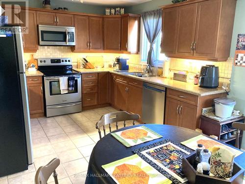 2287 Marsdale Drive, Peterborough (Ashburnham), ON - Indoor Photo Showing Kitchen With Double Sink