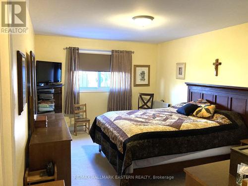 2287 Marsdale Drive, Peterborough (Ashburnham), ON - Indoor Photo Showing Bedroom