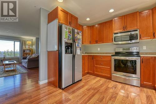 211 Foster Way, Williams Lake, BC - Indoor Photo Showing Kitchen