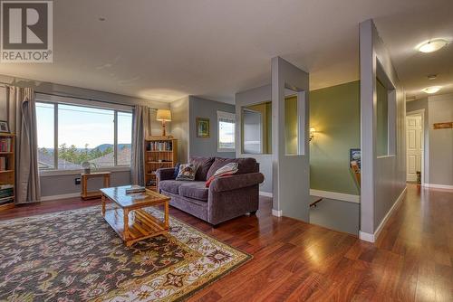 211 Foster Way, Williams Lake, BC - Indoor Photo Showing Living Room