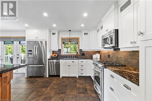 98 North Shore Road, Port Elgin, ON - Indoor Photo Showing Kitchen With Upgraded Kitchen