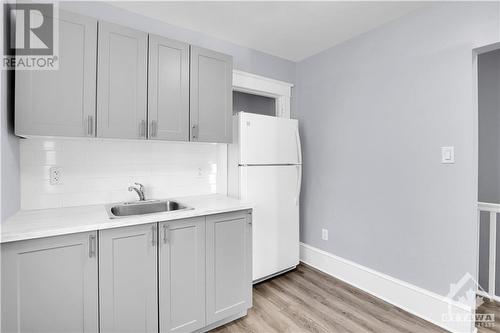 13 Marier Avenue Unit#2, Ottawa, ON - Indoor Photo Showing Kitchen