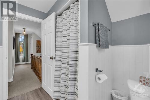 69 Beecher Street, Brockville, ON - Indoor Photo Showing Bathroom