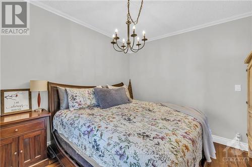 69 Beecher Street, Brockville (810 - Brockville), ON - Indoor Photo Showing Bedroom