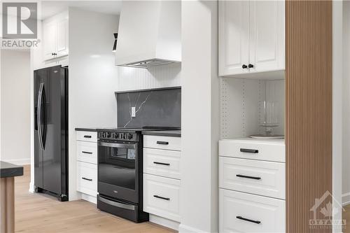 5 Rutherford Crescent, Kanata, ON - Indoor Photo Showing Kitchen