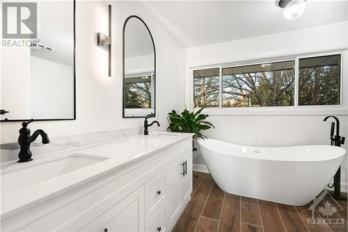 5 Rutherford Crescent, Kanata, ON - Indoor Photo Showing Bathroom