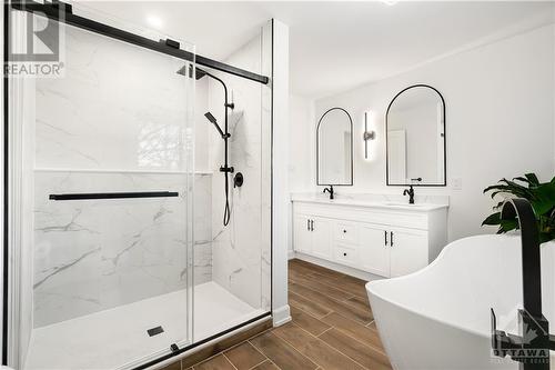 5 Rutherford Crescent, Kanata, ON - Indoor Photo Showing Bathroom