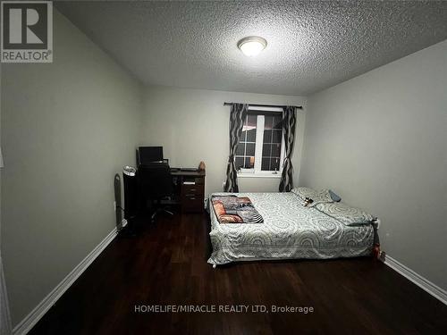 17 Gosling Street, Brampton, ON - Indoor Photo Showing Bedroom