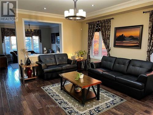 17 Gosling Street, Brampton, ON - Indoor Photo Showing Living Room