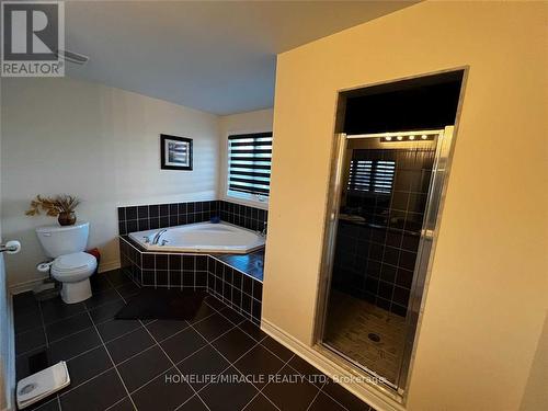 17 Gosling Street, Brampton, ON - Indoor Photo Showing Bathroom