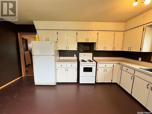 342 Howard Street, Drake, SK - Indoor Photo Showing Kitchen