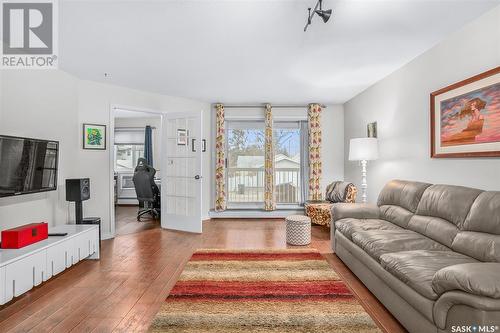 105 910 9Th Street E, Saskatoon, SK - Indoor Photo Showing Living Room