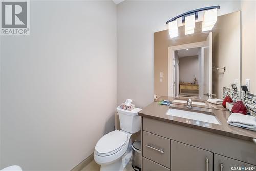 2408 Dufferin Avenue, Saskatoon, SK - Indoor Photo Showing Bathroom