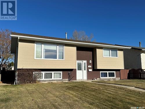 1326 Glendale Street, Moose Jaw, SK - Outdoor