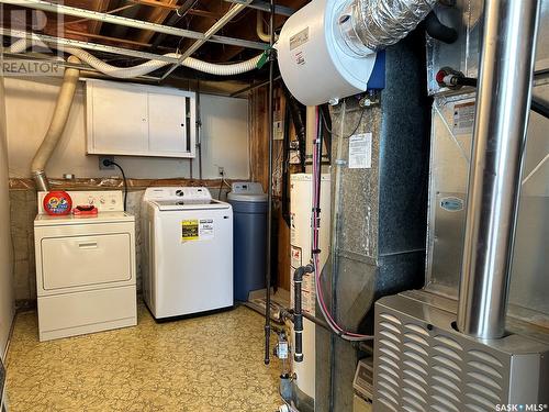 1326 Glendale Street, Moose Jaw, SK - Indoor Photo Showing Basement