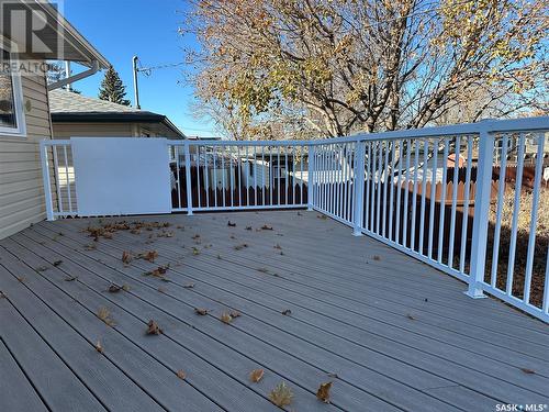 1326 Glendale Street, Moose Jaw, SK - Outdoor