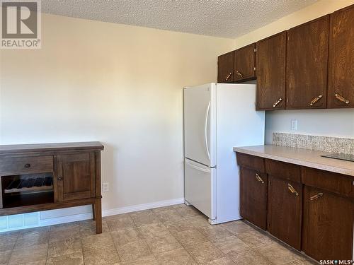 1326 Glendale Street, Moose Jaw, SK - Indoor Photo Showing Kitchen