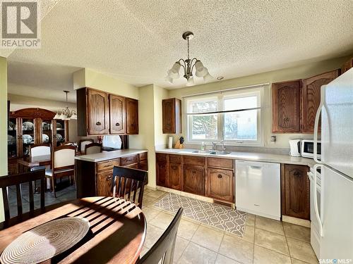 125 Riedel Avenue W, Langenburg, SK - Indoor