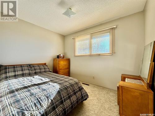 125 Riedel Avenue W, Langenburg, SK - Indoor Photo Showing Bedroom