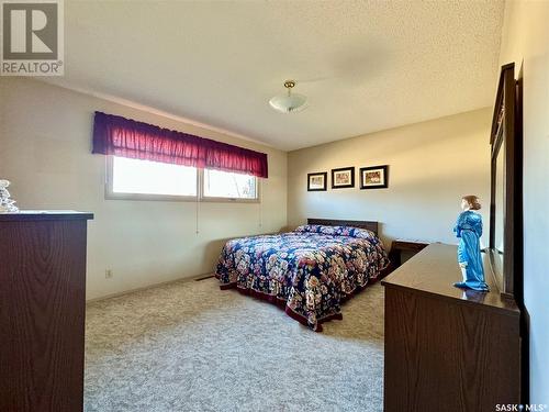 125 Riedel Avenue W, Langenburg, SK - Indoor Photo Showing Bedroom